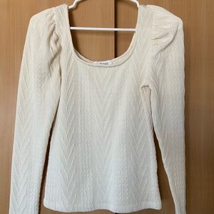 Puff shoulder boutique long sleeve!